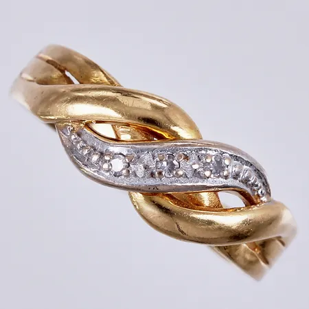 Ring med diamanter ca 3x0,005ct, stl: 17, bredd ca 2-5mm, 18K Vikt: 3 g