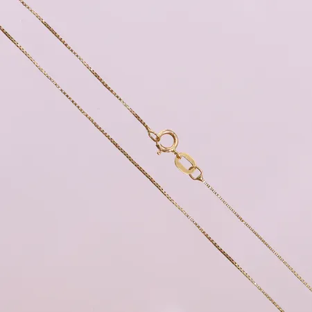 Kedja Venezia, ca 53,5cm, bredd 0,5mm, slitna och vridna länkar. 18K  Vikt: 1,1 g