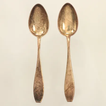 Två skedar, längd 12,5cm, gravyr, Finland, 813/1000 silver  Vikt: 28,5 g