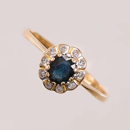 Ring, diamanter 10x ca 0,005ct, Ø16¾, bredd:8mm, blå sten, 18K 1,8g.
