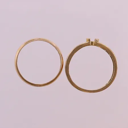Guldskrot, diamanter, defekt, gravyrer, 18K.  Vikt: 4,8 g