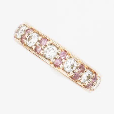 Ring med briljanstslipade diamanter enligt gravyr 1,30ctv samt rosa stenar, stl 17, bredd 5mm, 14K guld. Vikt: 4,6 g