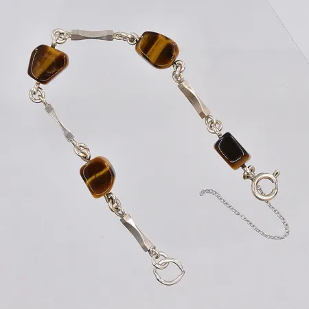 Armband med tigeröga, 18cm, Arvo Saarela 1962, säkerhetskedjan av, silver Vikt: 12,4 g