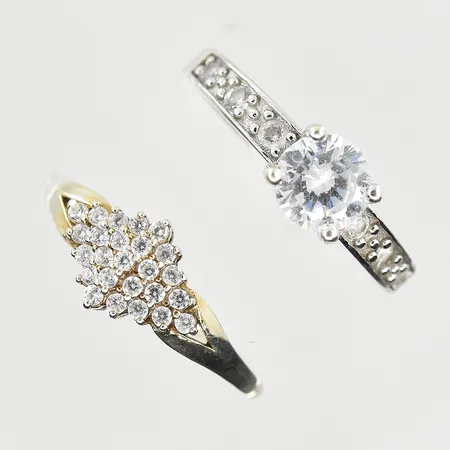 2 ringar med vita stenar, stl 17, 925/1000 silver. Vikt: 3,6 g