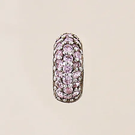 Udda örhänge med rosa stenar, 16x6,5mm, silver 830/1000 Vikt: 2,6 g