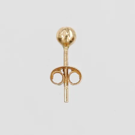 Udda örhänge, ca Ø2,5mm, slitage, 18K guld. Vikt: 0,2 g
