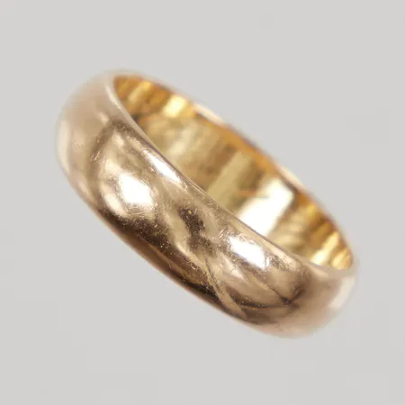 Ring, stl 16¾, bredd 5,2mm, gravyr, 18K,  Vikt: 4,9 g
