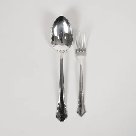 Smörgåsgaffel samt bordssked, modell "Chippendale", GAB, längd 14,5cm och 18cm, silver. Vikt: 67,2 g