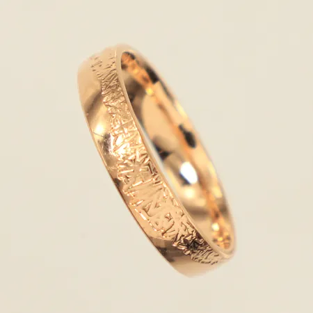Ring mönsterdekor, stl 17¾, bredd 4mm, Schalins, 9K  Vikt: 3 g