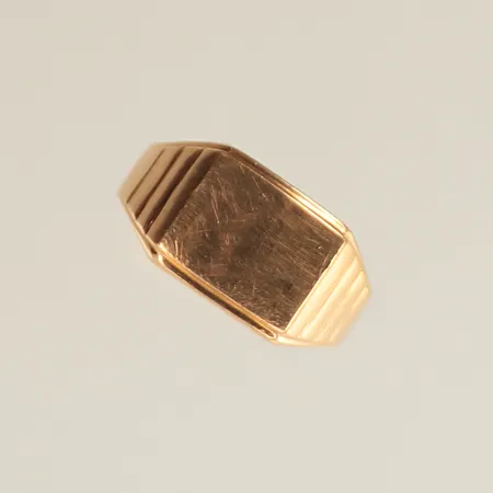 Klackring stl 21¼, bredd 3-12 mm, repig och sliten, 18K, 3,6g 