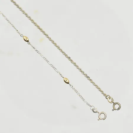 2 armband, längd 18½ cm, bredd 1-2 mm, 830/1000 silver. Vikt: 3,4 g