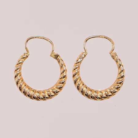 Ett par örhängen, 19x16mm, 18K 1g.