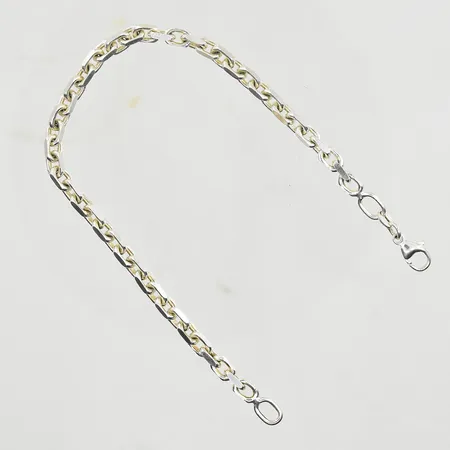 Armband Ankar, längd 21½ cm, bredd 3 mm, 925/1000 silver Vikt: 11,3 g