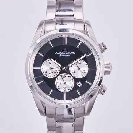 Herrur Jacques Lemans, chronograph, quartz, står stilla, batteribyte krävs, Ø 42mm, modell 42-6-1visaren på stoppuret stannar inte korrekt, stål med stållänk, 3 extra länkbitar, inga tillbehör 