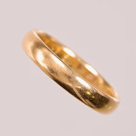 Ring, Ø19¾, bredd:4mm, gravyr, 18K 5,8g.