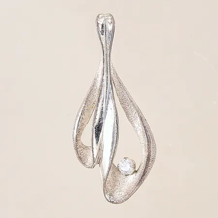 Hänge med vit sten, 48x21mm, silver 925/1000 Vikt: 4,3 g