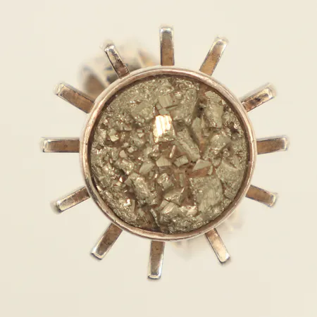 Ring med pyrit, stl 17½, bredd 9,5-22,5mm, Silversmedjan I Järvsö Hb år 1975, 830/1000 silver  Vikt: 16 g