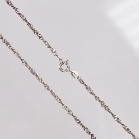 Kedja, Singapore, 35,5cm, bredd 2mm, 925/1000 silver Vikt: 2,5 g