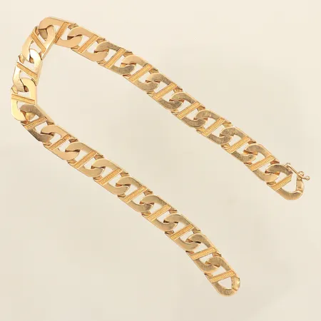 Armband med mönsterdekor, längd 21,5cm, bredd ca 8,5mm, repig, 14K Vikt: 26,7 g