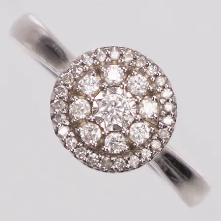 Ring, diamanter 1 x ca0,03 + 8 x ca 0,015ct + 25 x ca0,005ct, Guldfynd, stl 16¾, bredd 2-9mm, vitguld, 18K  Vikt: 2,3 g