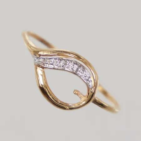 Ring, stl 19½, bredd 1-9,4mm, diamant ca 1x0,005ct, sten saknas, 18K,  Vikt: 1,1 g
