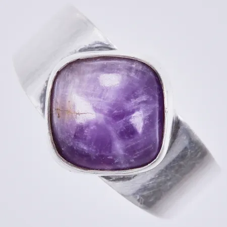 Ring med sten, stl: ca 18¼, bredd: ca 4-12mm, 835/1000 silver  Vikt: 3,6 g