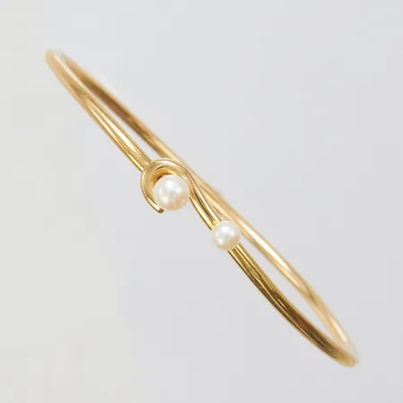 Armring med odlade saltvattenpärlor, 66x56mm, 18K Vikt: 16,1 g