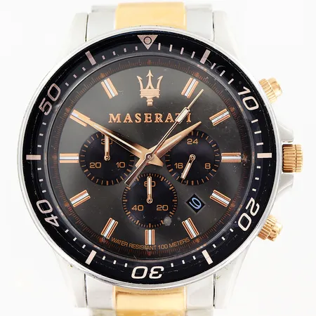 Herrur Maserati, Sfida, ref: R8873640002, quartz, Ø44mm, kronograf, svart urtavla, borstat och polerat stål/roséguldstonat stål, datum, mineralglas, nyskick med skyddsplast, inga tillbehör