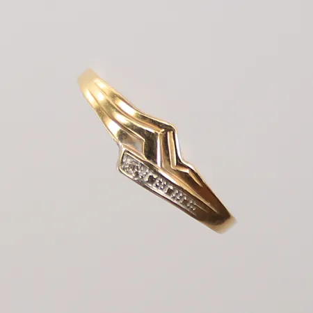 Ring med vita stenar, stl 19¾, 14K, 1,8g Vikt: 1,8 g