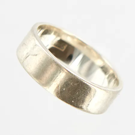 Ring slät, stl: 15¾, bredd:5,2mm, 925/1000 Vikt: 2,8 g