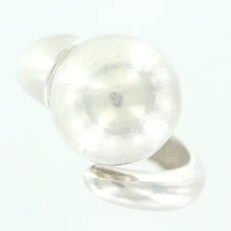 Ring, stl 18¼, bredd 5-16mm, 925/1000 silver  Vikt: 12,7 g