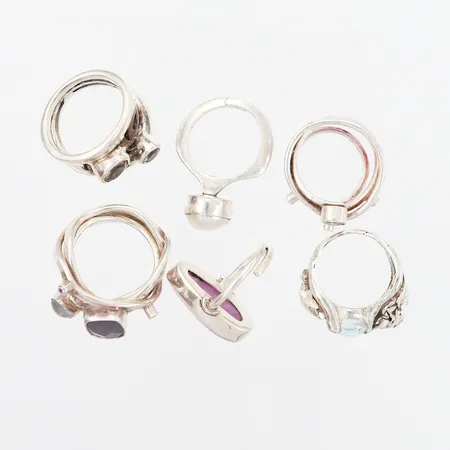 Sex ringar, stl 14, 14½, 15, 16, 17¼, 17½, ostämplat silver Vikt: 44,3 g