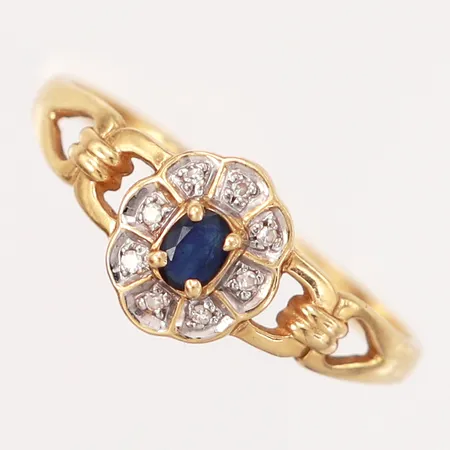 Ring med safir och diamanter ca 8x0,01ct, stl 19¾, bredd: 1,5-9,5mm, 18K Vikt: 2,2 g