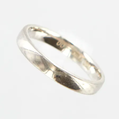 Ring med diamant 0,01ct, stl: 16½, bredd: 3mm, GHA, silver 925/1000 Vikt: 2 g