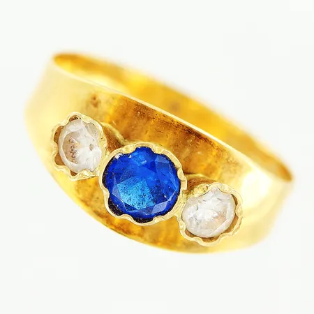 Ring, stenar, stl 18, bredd 3,5-8mm, 18K. Vikt: 2,2 g