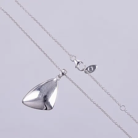 Kedja med hänge Ø15mm, längd: ca 42,5cm, bredd: ca 1mm, silver 925/1000 Vikt: 4,4 g