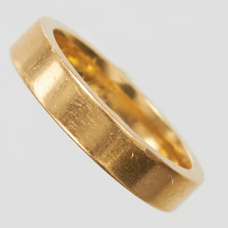Ring, Ø16, bredd: 3,8mm, personlig gravyr, repor och hack, 18K Vikt: 5,6 g