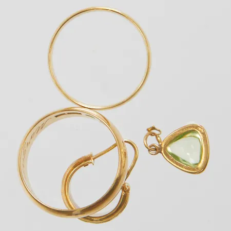 Diverse guld, defekt, gravyrer, udda, sten, 18K bruttovikt: 10,7g.