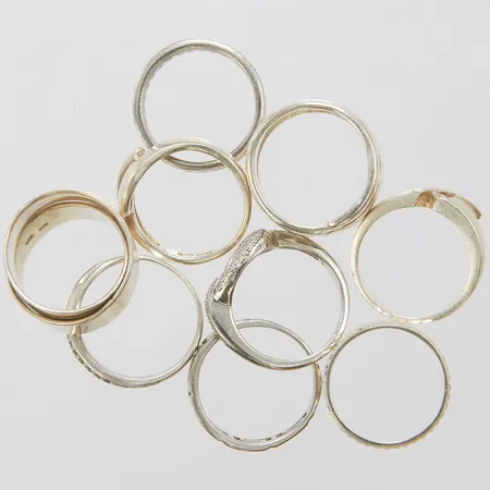 9 Silverringar, Ø19-20, vita stenar, bredd: 2,2-14,2mm, 925/1000 Vikt: 54,8 g