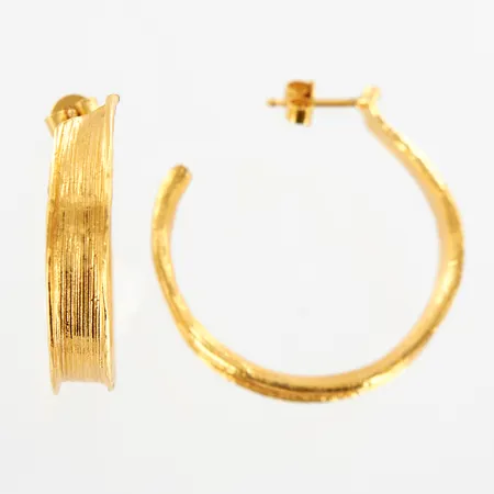 Ett par örhängen Øca 32mm, bredd: 6,2mm, förgyllt silver  Vikt: 9,9 g