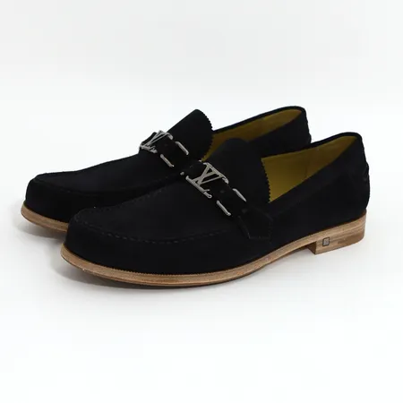 Ett par skor Loafers Louis Vouitton, stl 8½/Eu: 42,5, ref: FA1103, mörkblå mocca med metallspänne, dustbag, nära nyskick