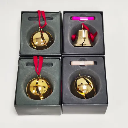 3 Julkulor, Georg Jensen, Christmas Classics 2006, Christmas Collectibles 2011 samt 2013, Ø5cm, guldpläterad mässing, i orginalförpackningar. 