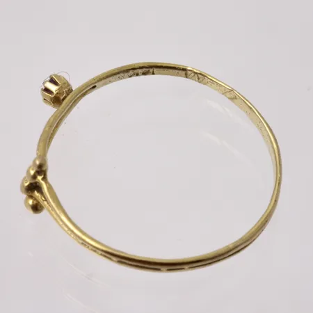 Defekt guld, 14K, vikt 0,73g.