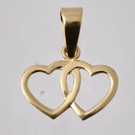 Hänge i 18K guld, mått 13x17mm, vikt 0,66g.