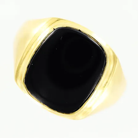 Klackring, onyx, stl 19¼, bredd 3,2-14mm, smärre hack i infattning, 18K. Bruttovikt: 12,7gram  Vikt: 12,7 g