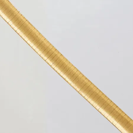Armband, längd: 19½ cm, bredd: 9,8-10,1mm, ledad, matterad yta, ojämnheter längst länk, 18K Vikt: 26 g