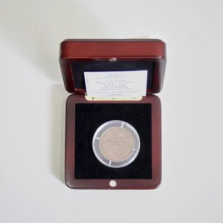 Kopparmynt, Ø33,5mm, 2 skilling Banco 1855, Oscar I, myntkapsel, schatull i trä, äkthetscertifikat från Mynthuset, vikt 18,9g.