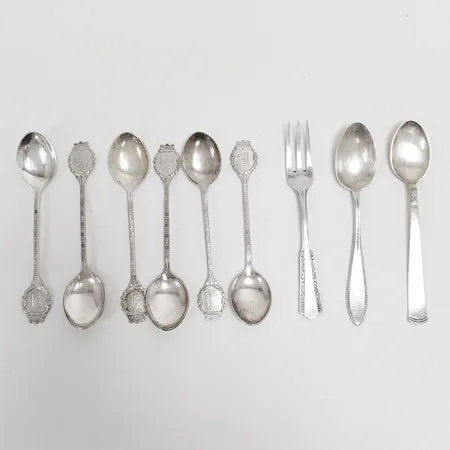 Diverse silverbestick, udda, personliga gravyrer, 800-830/1000 Vikt: 97,7 g