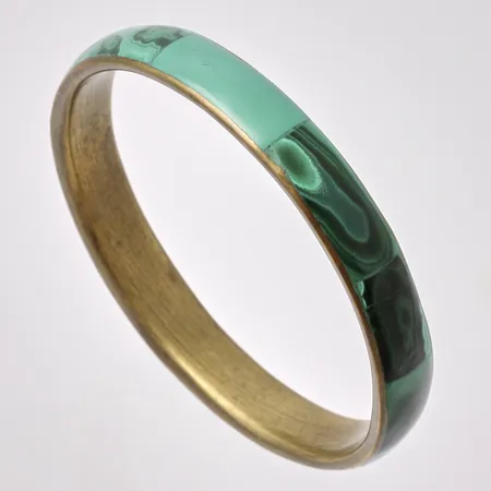 Armring i mässing, 20cm, bredd 11mm, Malakit liknande runt hela, vikt 42g.
