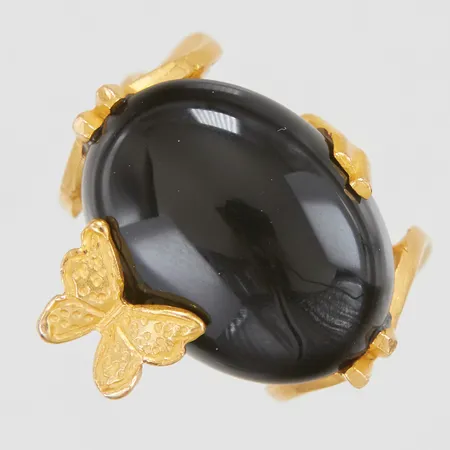 Ring, Ø17¼, cabochonslipad svart sten 20x14mm, bredd:5-50mm, 18K.  Vikt: 11,8 g
